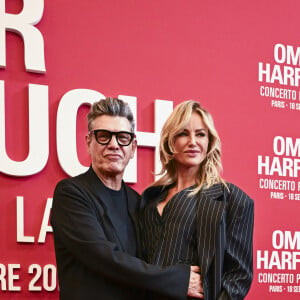 
Marc Lavoine et sa compagne Adriana Karembeu au photocall du "concerto pour la paix" de Omar Harfouch au Théâtre des Champs-Elysées à Paris le 18 septembre 2024. © Perusseau / Tribeca / Bestimage