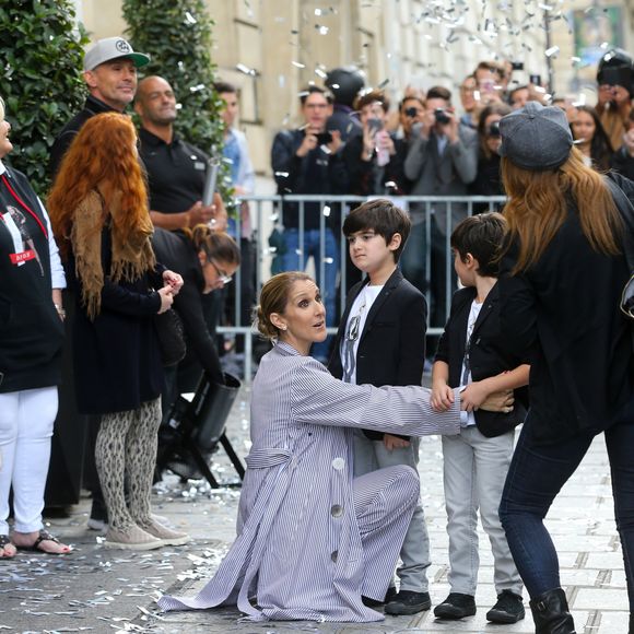 En effet, la superstar emmènerait pour chaque période de Noël ses enfants dans un endroit ultra exclusif 
Céline Dion et ses jumeaux, Eddy et Nelson, le 10 août 2017 © Agence/Bestimage