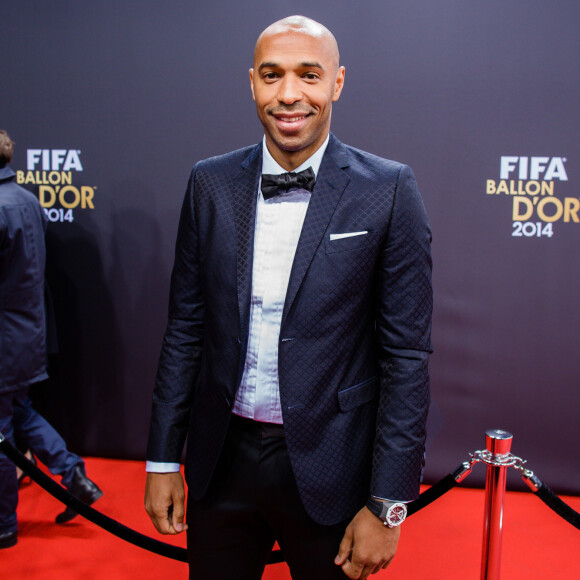 "Après être rentré à Londres, je devais repartir à Montréal. Tout le monde s'est mis à pleurer", poursuit Thierry Henry
 
Thierry Henry - Gala FIFA Ballon d'Or 2014 à Zurich, le 12 janvier 2015.