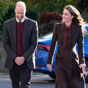 Le prince William, prince de Galles, et Catherine (Kate) Middleton, princesse de Galles, visitent le centre communautaire de Southport pour rencontrer les familles des personnes prises dans l'attaque au couteau de Southport plus tôt cette année, à Southport, Merseyside, Royaume-Uni, le 10 octobre 2024. © Danny Lawson/WPA-Pool/Bestimage