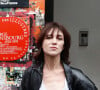 Dominique Dutreix, l'associé de Charlotte Gainsbourg dans l'affaire, n'aurait pas respecté sa part du marché
Ben Attal, Rachida Dati (ministre de la culture), Charlotte Gainsbourg lors de la cérémonie de dévoilement de la plaque "Maison des Illustres" de la Maison Gainsbourg à Paris, France, le 2 avril 2024. © Christophe Clovis/Bestimage 