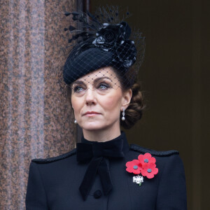 Catherine Kate Middleton, princesse de Galles honore les disparus des deux guerres mondiales lors de la cérémonie Remembrance Sunday ( Dimanche du souvenir ) au Cénotaphe à Londres.