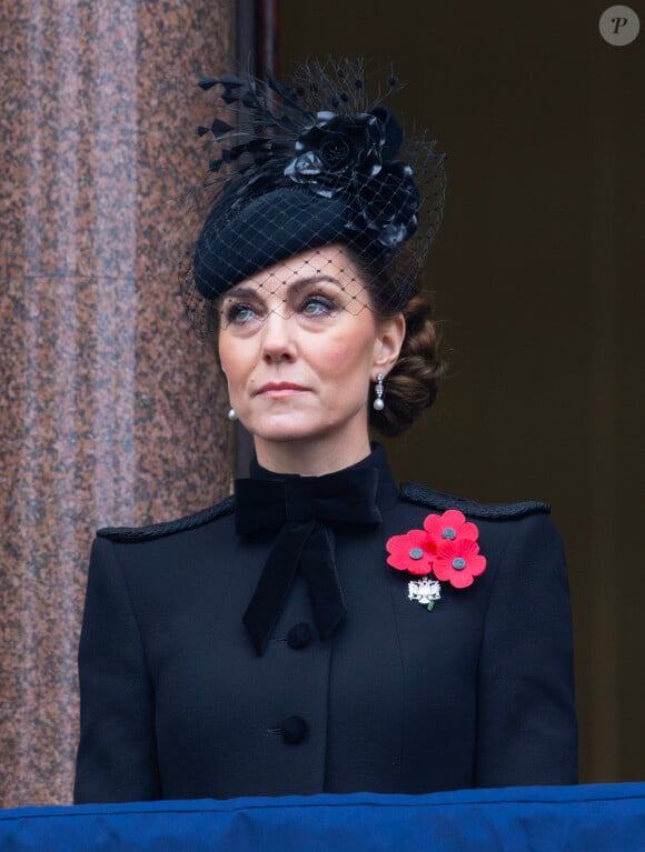 Catherine Kate Middleton, princesse de Galles honore les disparus des deux guerres mondiales lors de la cérémonie Remembrance Sunday ( Dimanche du souvenir ) au Cénotaphe à Londres.