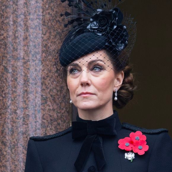 Catherine Kate Middleton, princesse de Galles honore les disparus des deux guerres mondiales lors de la cérémonie Remembrance Sunday ( Dimanche du souvenir ) au Cénotaphe à Londres.