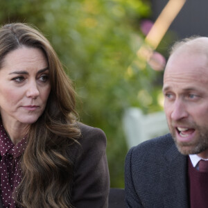 "Ce n'est pas à nous de juger ou de critiquer", ajoute Kate Middleton

Le prince William, prince de Galles, et Catherine (Kate) Middleton, princesse de Galles, visitent le centre communautaire de Southport, pour rencontrer les familles des victimes de l'attaque au couteau, le 10 octobre 2024. © Julien Burton / Bestimage