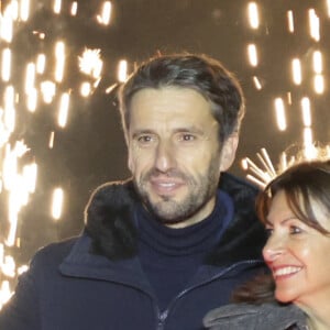 Marc-Antoine Jamet (président du comité des Champs- Elysées), Tony Estanguet et Anne Hidalgo - Lancement des Illuminations de Noël des Champs-Elysées à Paris le 24 novembre 2024. © Coadic Guirec/Bestimage  Launch of the Christmas Illuminations on the Champs-Elysées in Paris on November 24, 2024. 