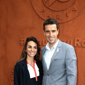 Tony Estanguet les a tous les trois eus avec sa femme Laetitia
Tony Estanguet et sa femme Laetitia - People au village des internationaux de France de tennis à Roland Garros à Paris 4 juin 2016. © Dominique Jacovides / Bestimage