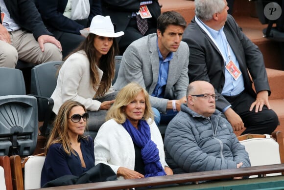 Christine Caron, Tony Estanguet et sa femme Laetitia - People dans les tribunes lors du tournoi de tennis de Roland Garros à Paris le 29 mai 2015.