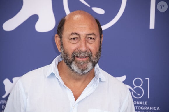 Kad Merad imagine un réveillon plus intimiste, peut-être "un simple dîner au restaurant avec Julia", ou un moment partagé avec quelques amis proches...
Kad Merad au photocall du film "Finalement" lors du 81ème Festival International du Film de Venise, la Mostra, à Venise, Italie, le 2 septembre 2024. © Max Montingelli/SGP/Bestimage 