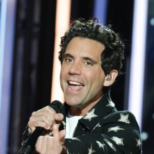 Mika - Les célébrités se mobilisent pour la 38ème édition du Téléthon dans les studios de France 2 à Paris © Coadic Guirec / Bestimage