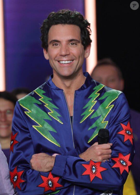 Mika - Les célébrités se mobilisent pour la 38ème édition du Téléthon dans les studios de France 2 à Paris © Coadic Guirec / Bestimage