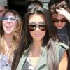 Kim Kardashian en pleine forme fait du shopping à Miami le 2 avril 2010