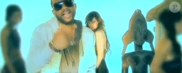 Emilie de Secret Story dans un clip de Fally Ipupa