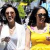 Les jumelles Tia et Tamera Mowry de la série Sister, Sister dans les rues de West Hollywood le 7 avril 2010