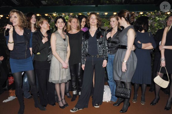 Le 8 avril 2010, la fameuse Closerie des Lilas accueillait le sacre de Véronique Bizot, lauréate du Prix Lilas 2010. Un événement célébré par de nombreuses personnalités...