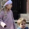 Moses et Apple, les enfants de Chris Martin et Gwyneth Paltrow, à New  York le 11 avril 2010