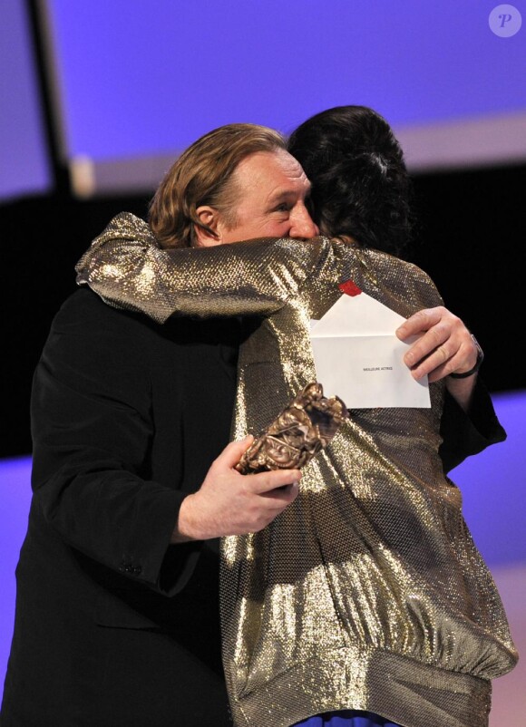 Gérard Depardieu remet à Isabelle Adjani le César de la Meilleure Actrice en 2010