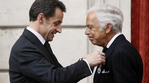 Quand Nicolas Sarkozy épingle Ralph Lauren... Carla déserte et Karl Lagerfeld improvise une danse !
