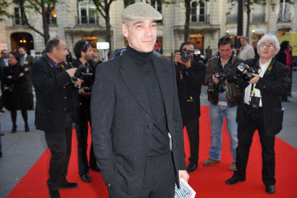 Jean-Marc Barr lors du gala d'Amnesty International France, ''musique contre l'oubli'', au théâtre des Champs-Elysées à Paris le 16 avril 2010