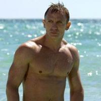 "James Bond 23" : Daniel Craig n'enfilera pas tout de suite son smoking pour Sam Mendes...