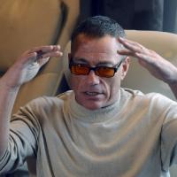 Jean-Claude Van Damme, au top du "aware" : il remonte sur le ring !