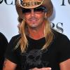 Bret Michaels, 47 ans, chanteur de Poison, a été hospitalisé d'urgence le 22 avril 2010 et se trouve dans un état critique...