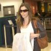 Jessica Biel à l'aéroport de Miami, le 23 avril 2010