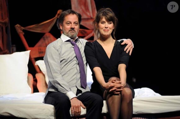 Christophe Alévêque et sa compagne Sereina Reinaldi au théâtre dans Ciao Amore, à Paris, le 6 avirl 2010 !