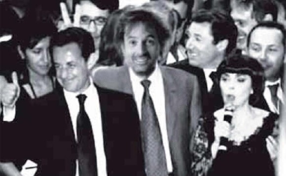 Christophe Alévêque prévoit de chanter les Milles colombes pour le troisième anniversaire de l'élection de Nicolas Sarkozy, le 6 mai 2010 !