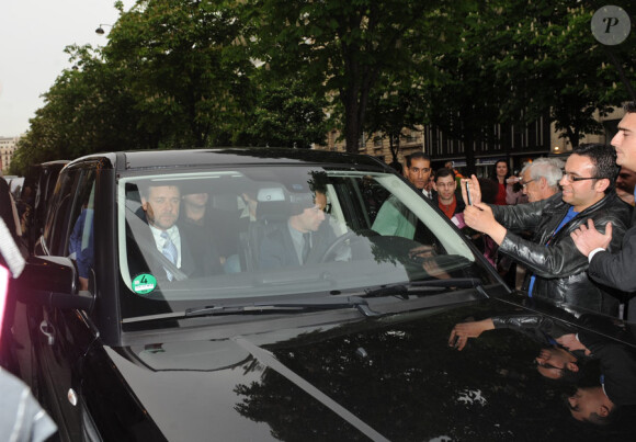 Russell Crowe et Léa Seydoux quittent l'hôtel George V à Paris le 27 avril 2010