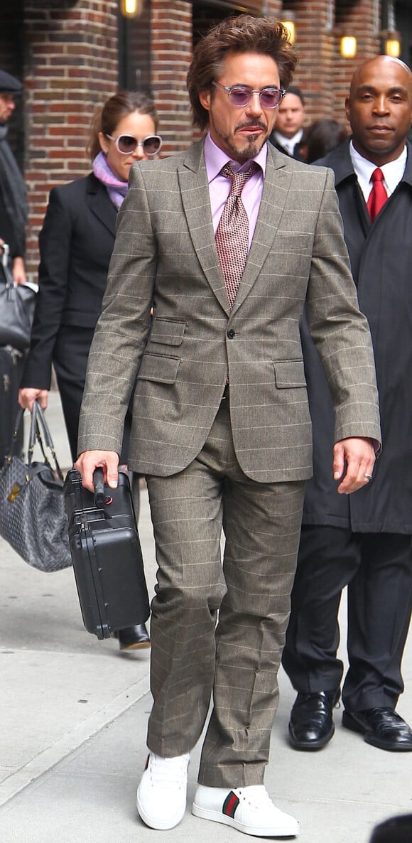 Robert Downey Jr. en costume-baskets à New York le 28 avril 2010