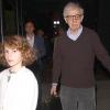 Le cinéaste américain Woody Allen et sa fille Eliza, à New York, le 30 avril 2010.