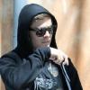 Zac Efron, photographié au téléphone, il y a quelques jours, dans les rues de West Hollywood (Los Angeles).