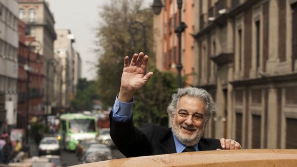 Placido Domingo : Bien remis de son cancer, il sert déjà sa spécialité du chef !