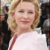 Cate Blanchett habillée par Armani lors du photocall de Robin  des Bois le 12 mai 2010 pendant le festival de Cannes