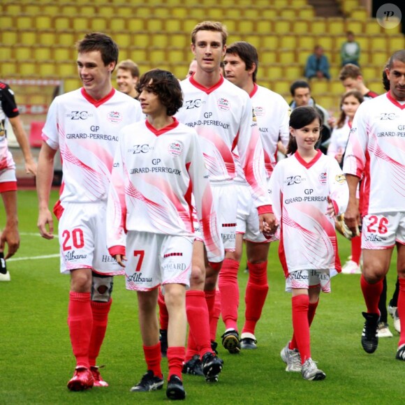 Pierre Casiraghi et Louis Ducruet au match de football caritatif organisé au Stade Louis II de Monaco. 11/05/2010