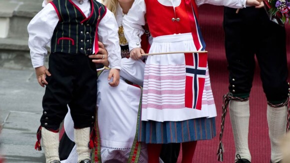 Le jeune prince Sverre Magnus, fils du couple héritier de Norvège : parfait du haut de ses 4 ans pour la Fête nationale !