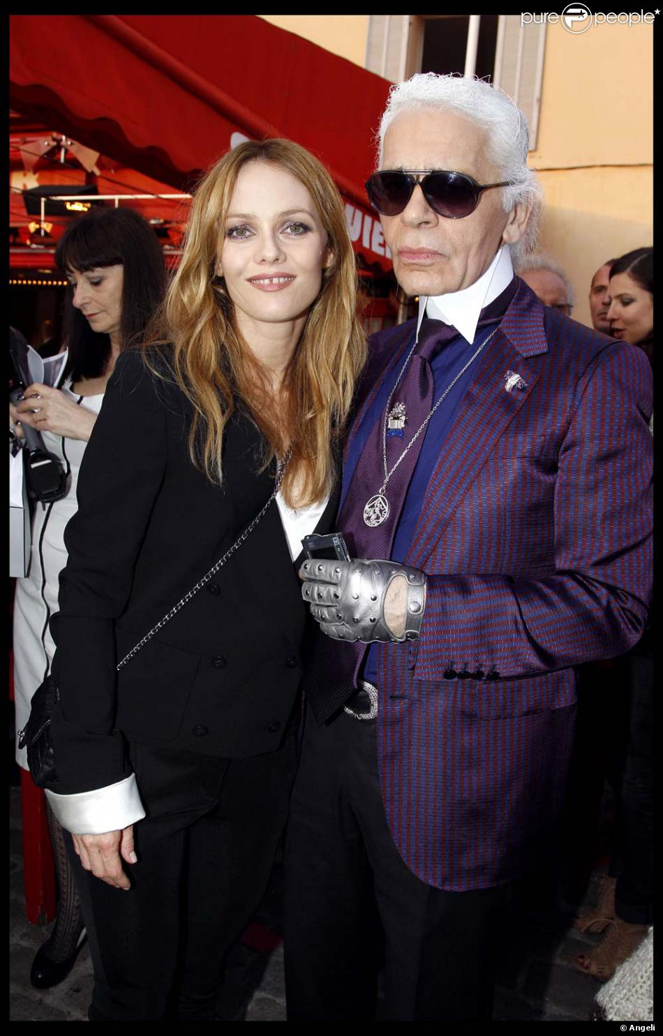 Vanessa Paradis et Karl Lagerfeld au défilé Chanel Croisière, à Saint