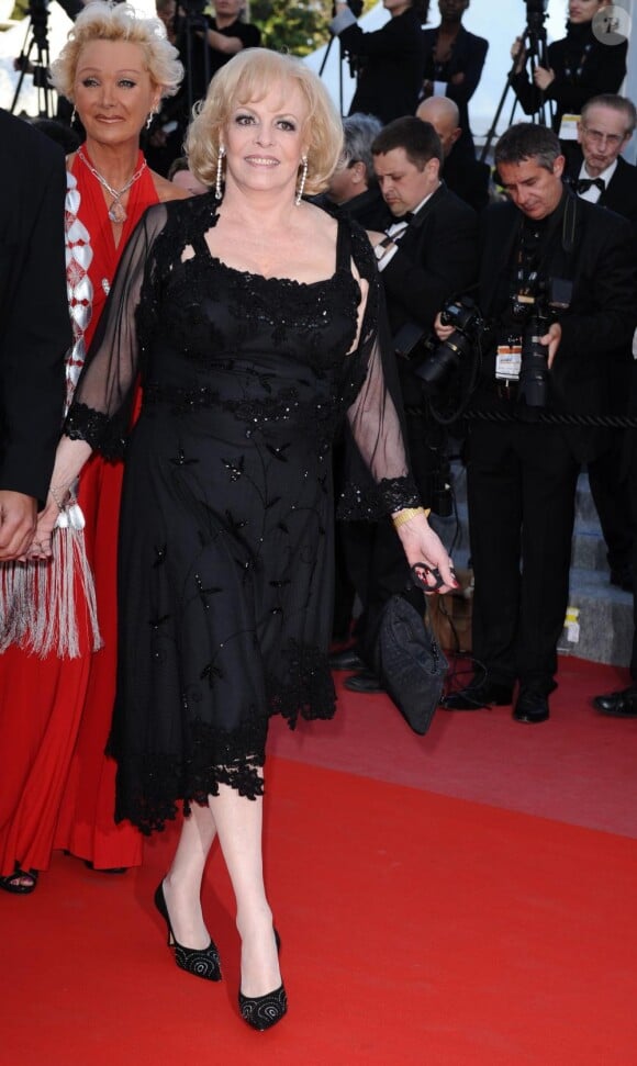 Michèle Mercier avant la projection du film Des Hommes et des Dieux, lors du Festival de Cannes, le 18 mai 2010