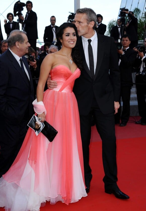 Lambert Wilson et Sabrina Ouazini avant la projection du film Des Hommes et des Dieux, de Xavier Beauvois lors du Festival de Cannes, le 18 mai 2010