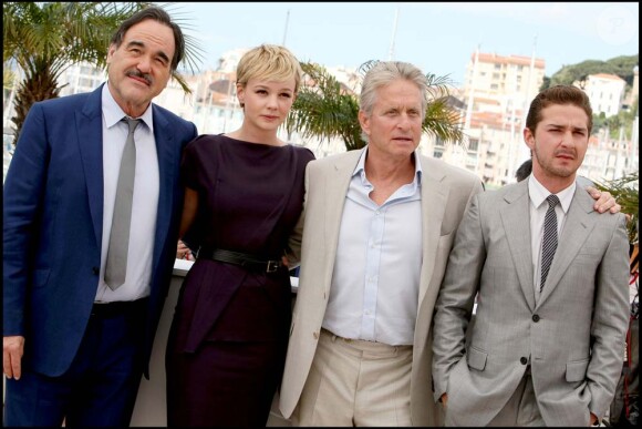Photocall au festival de Cannes, le 14 mai, du film Wall Street 2 : L'argent ne dort jamais avec Oliver Stone, Carey Mulligan, Michael Douglas et Shia Labeouf.