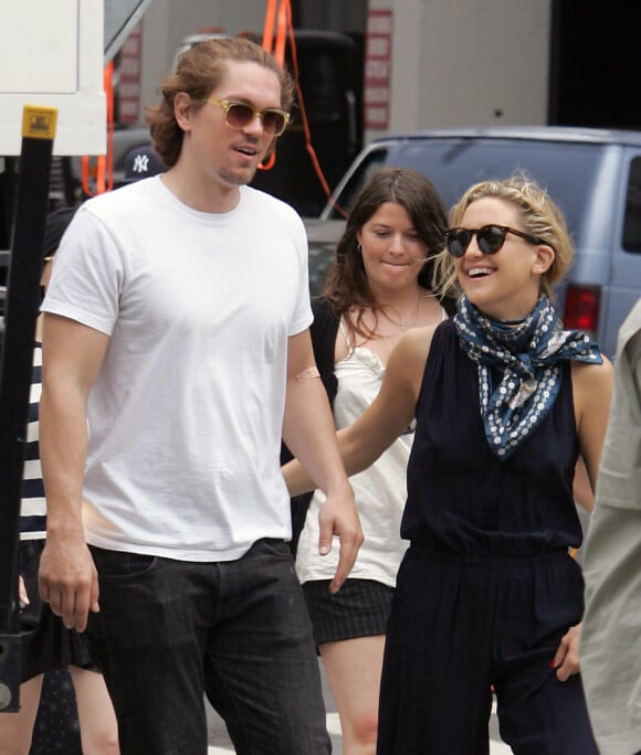 Kate Hudson et l'acteur Steve Howey aux alentours du tournage du film Something Borrowed à New York le 27 mai 2010