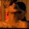 Rihanna et Laetitia Casta, un duo torride dans le clip de Rihanna Te Amo