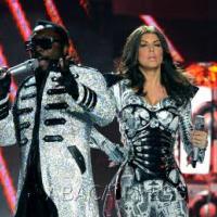 Les Black Eyed Peas ont mis le feu sur scène en invitant... Tom Cruise à les rejoindre !