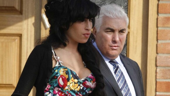 Amy Winehouse : Ecoutez son père chanter... C'est un vrai crooner !