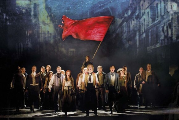 Les Misérables sur la scène du théâtre du Châtelet, du 28 mai au 4 juillet 2010