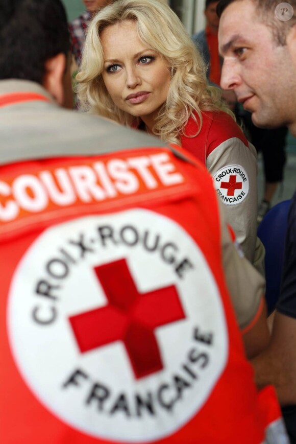Adrian Karembeu en ambassadrice de la Croix-Rouge à Alès, le 5 juin 2010