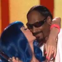 Katy Perry, la California Girl sexy en diable a mis le feu avec Snoop Dogg !