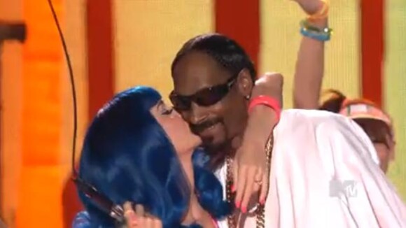 Katy Perry, la California Girl sexy en diable a mis le feu avec Snoop Dogg !