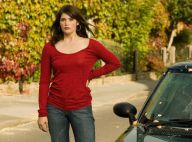 Regardez la jeune mariée Gemma Arterton faire tourner les têtes avec ses jolies jambes...